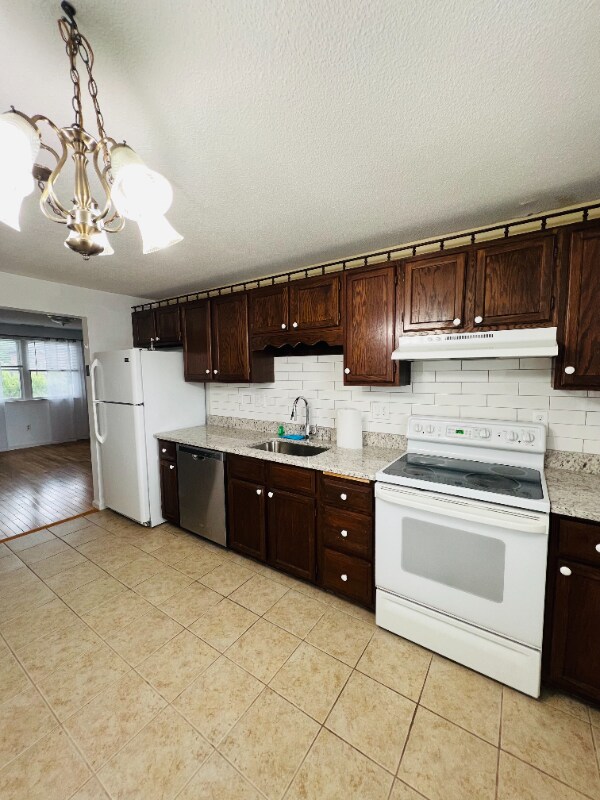 12 Cutter St Unit 2, Waltham, MA 02453