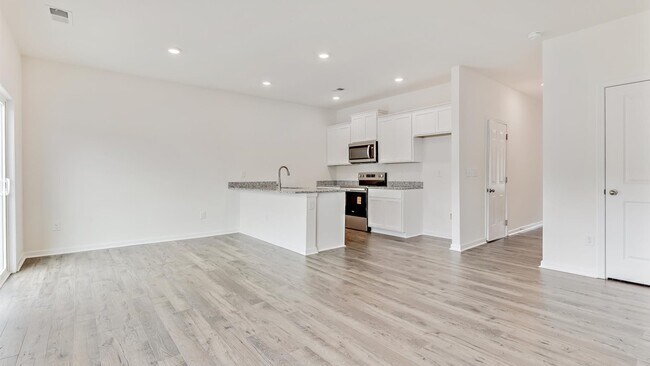 3481 Tyee Crossing Way, Sevierville, TN 37764 - photo 5