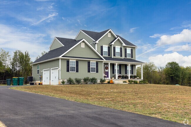 Homes with large lots & attached garages are now being built in Upper Deerfield Township.