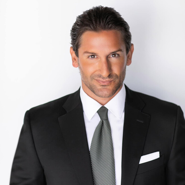 Agent Photo