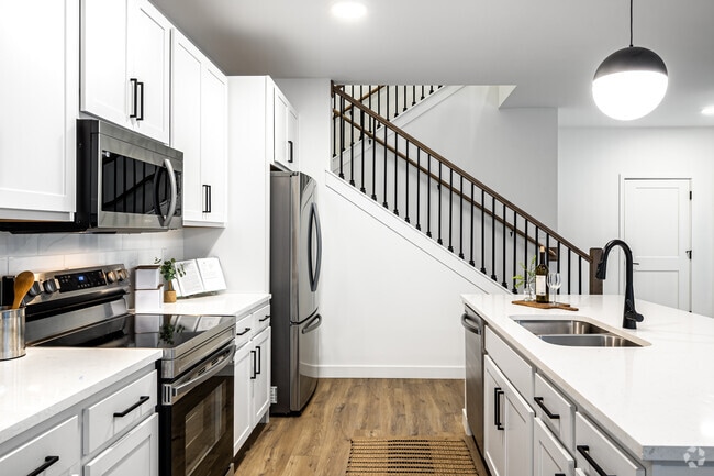 Vanguard Villas, Lee's Summit, MO 64081 - photo 6