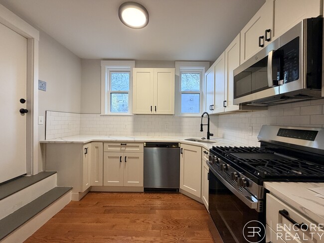 349 Sumner St unit 118 Marginal St, Boston, MA 02128 - photo 4