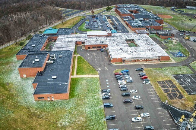 South Side Elementary School receives an overall B- grade from niche.com.