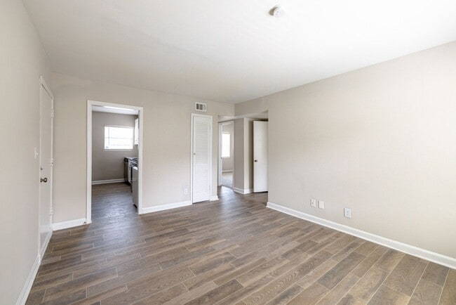 Live Connected. Live Collier., Atlanta, GA 30318 - photo 6