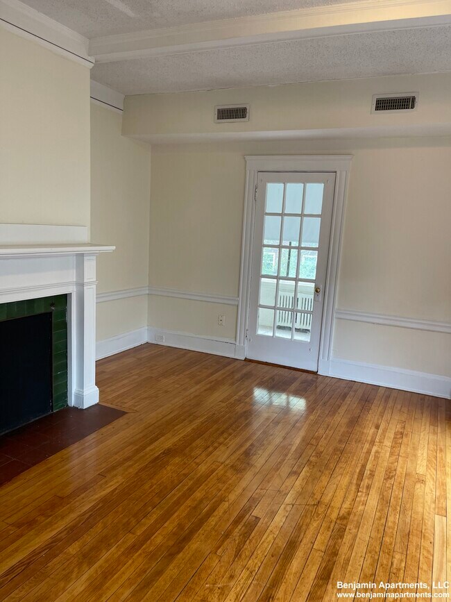 6 Hamilton Rd unit 1, Brookline, MA 02446 - photo 3