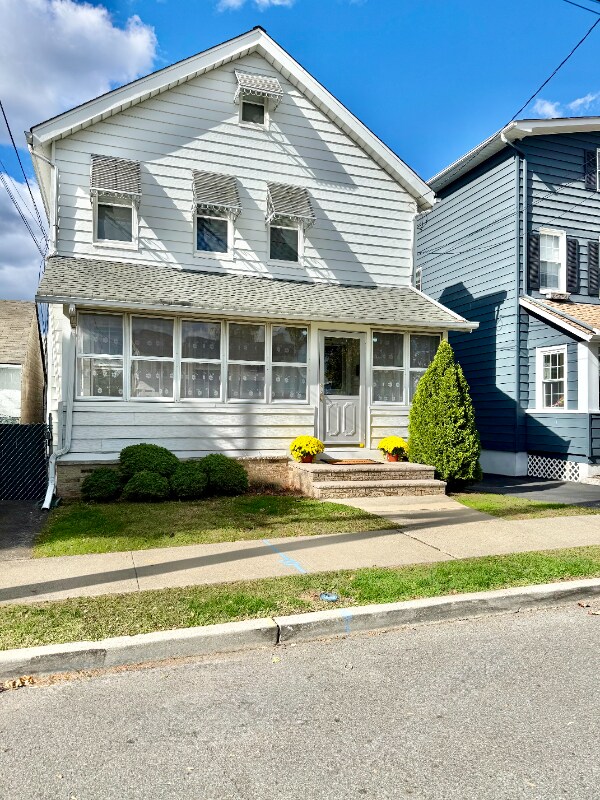 32 Major St Unit Room Renting, Clifton, NJ 07013