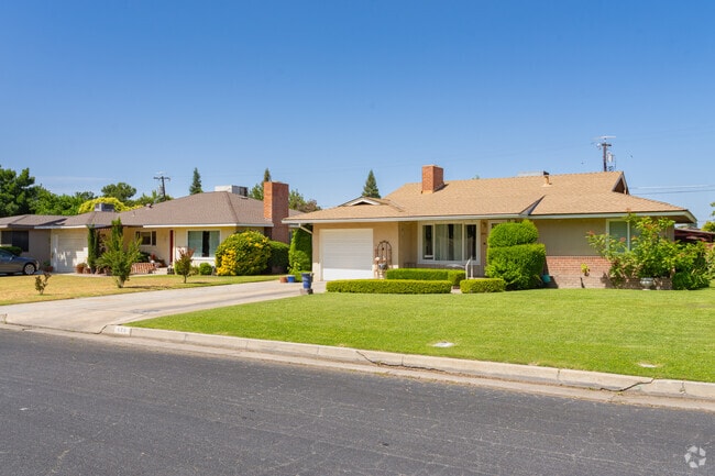 Some of the older ranch style homes in West Madera only have a single-car garage.