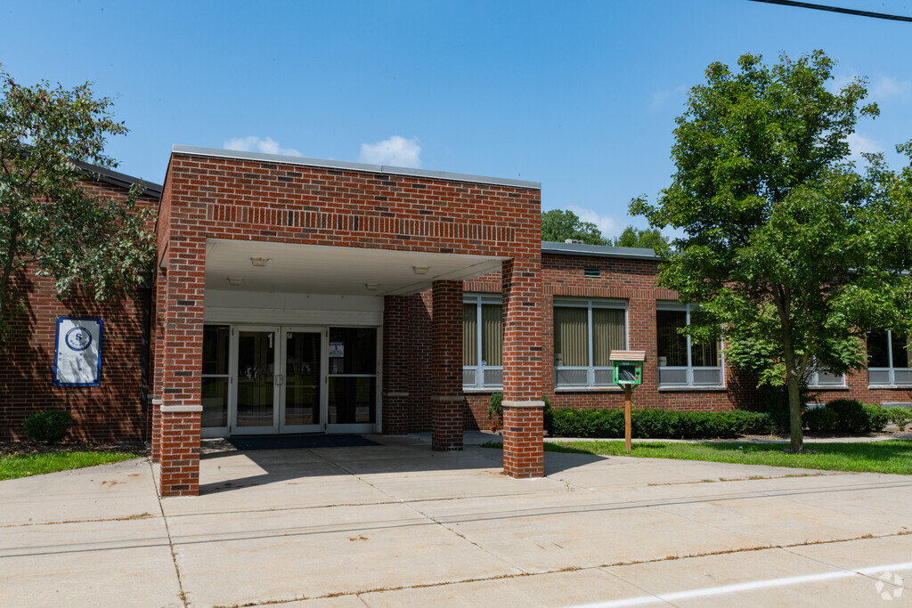 Dorr Street Elementary School serves students from the Holland neighborhood.