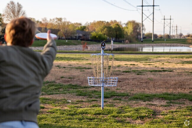 Tyler's Landing has a neighborhood disc golf course for residents to enjoy.