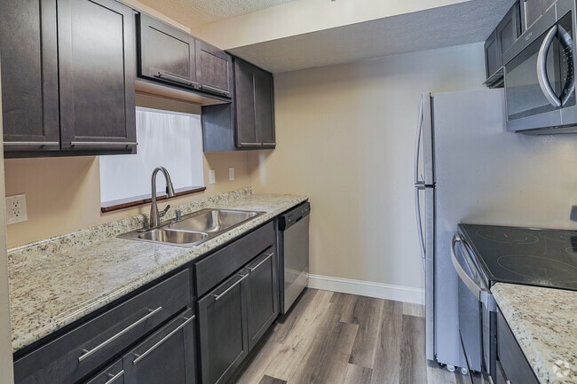 2BR, 1.5BA - 741SF - Kitchen