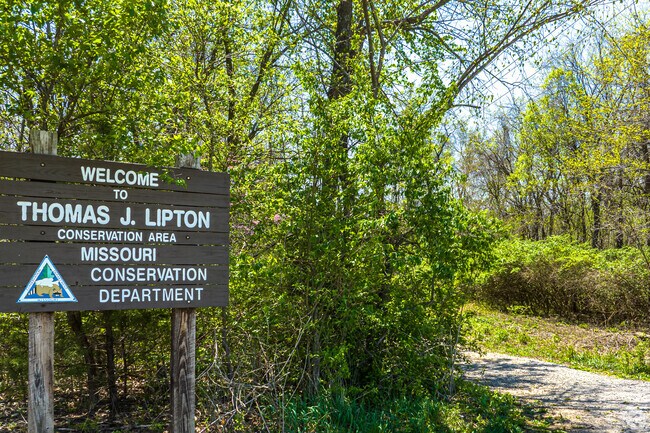 The Thomas J. Lipton Conservation Area lies a few blocks from the Luff neighborhood.