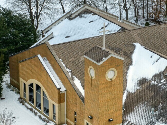 Holy Sepulcher Elementary School is a private PK, K-8 school in Butler, PA.