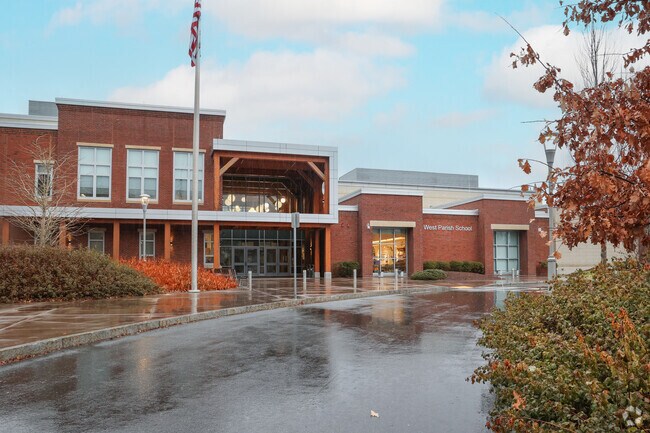 West Parish School has an overall grade of B on Niche in Gloucester.