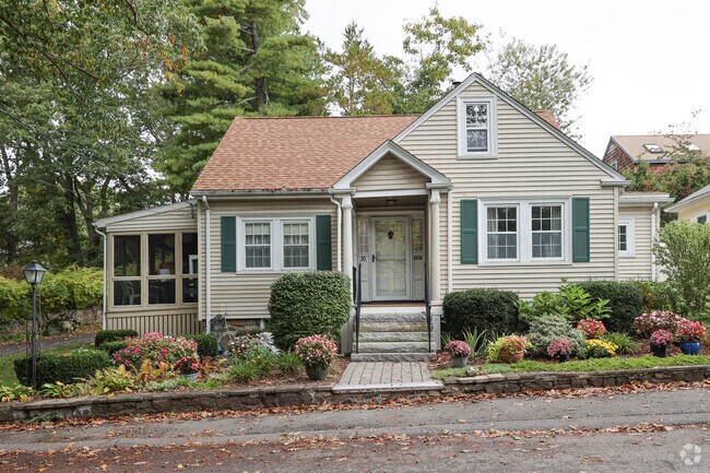 Quaint homes are found on quiet streets in Victory Road.