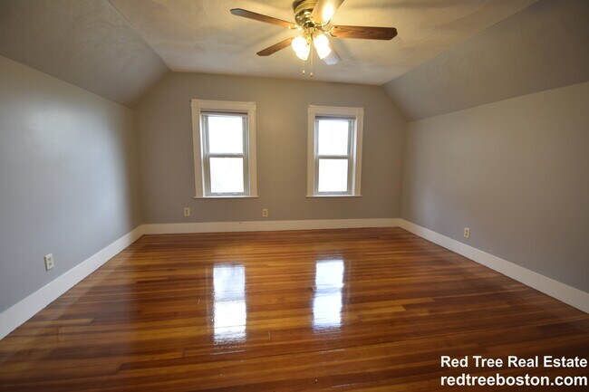121 Lowell St unit 2, Somerville, MA 02143 - photo 3