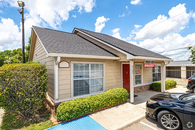 Pirates Bend, Baton Rouge, LA 70811 - photo 2