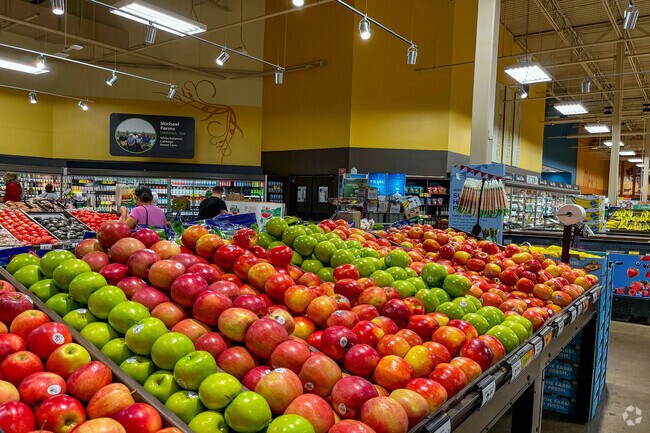 Kroger offers the freshest produce at the best value in Lincoln Village.