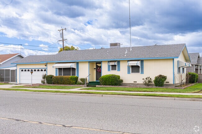 Most of the ranch style homes in Corcoran were build in the 1970's.