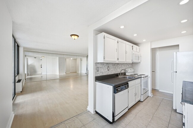 300 Winston Dr unit 8th Flr, Cliffside Park, NJ 07010 - photo 5