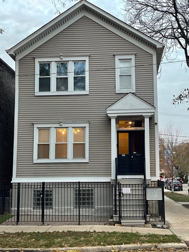 1834 W Thomas St unit 1834 W Thomas St 2, Chicago, IL 60622 - photo 2