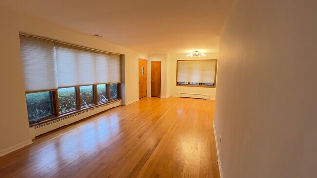 2187 Scott Rd unit scott, Northbrook, IL 60062 - photo 7