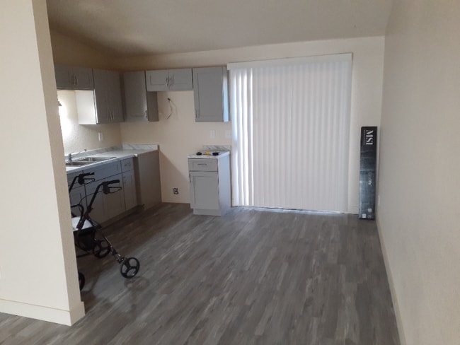 3646 N 67th Ave, Phoenix, AZ 85033 - photo 2