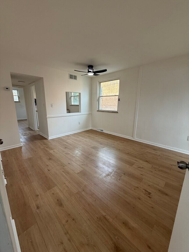 17927 Lakeshore Boulevard, Cleveland, OH 44119 - photo 4