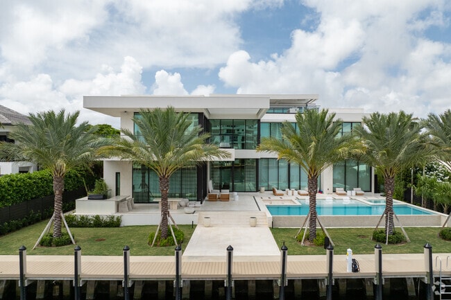 Ultra-modern luxury homes are easy to find in the Sunrise Intracoastal area.