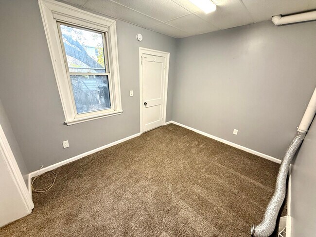 6 Van Buren St unit 2R, Troy, NY 12180 - photo 5