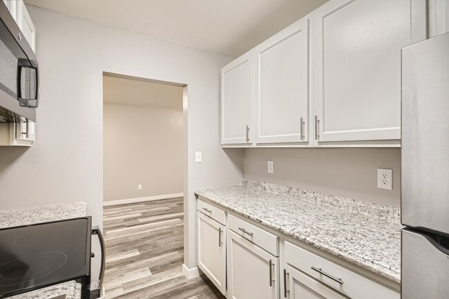 9375 E 17th Ave, Aurora, CO 80010 - photo 4
