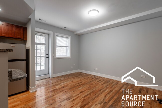 556 W Arlington Place unit 711, Chicago, IL 60614 - photo 6