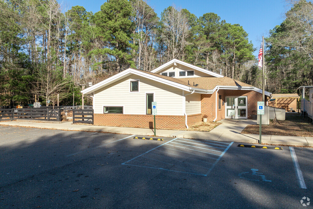 Gloucester Montessori School is a private school located in Gloucester, VA.