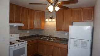 851-861 Evergreen Dr, Hartford, WI 53027