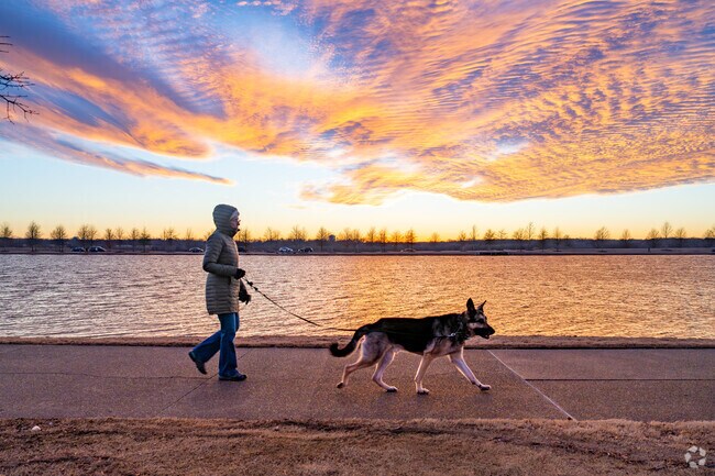 Stroll the 2.34-mile Baptist Memorial Health Care Promenade around Patriot Lake near Keswick Sulgrave.