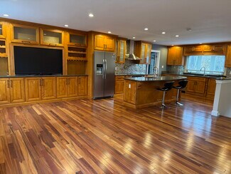 7209 Needwood Rd, Rockville, MD 20855