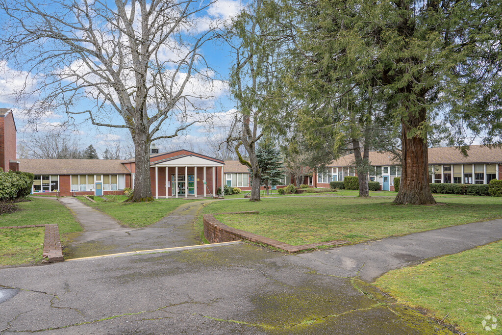 Beautiful grounds of Markham Elementary School in West Park Portland.