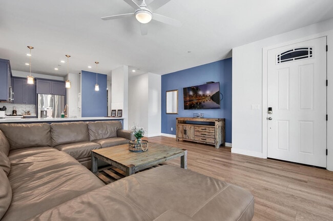 717-21 Island Ct unit FL1-ID1038978P, San Diego, CA 92109 - photo 3