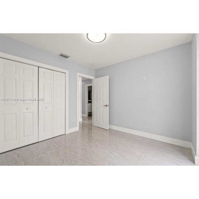 11380 SW 180th St, Miami, FL 33157 - photo 4