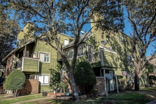 9833 Walnut St, Dallas, TX 75243 - photo 2