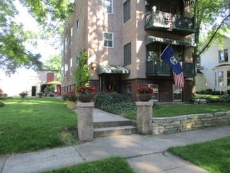 1107 State St Unit Apartment 3, Saint Joseph, MI 49085