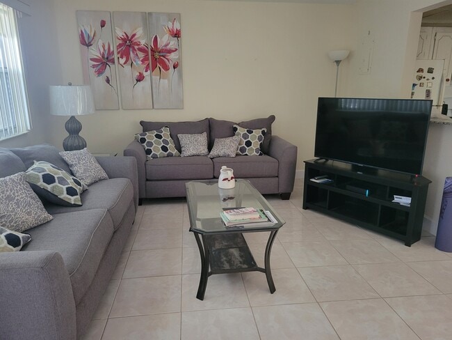 211 Brittany E, Delray Beach, FL 33446 - photo 2