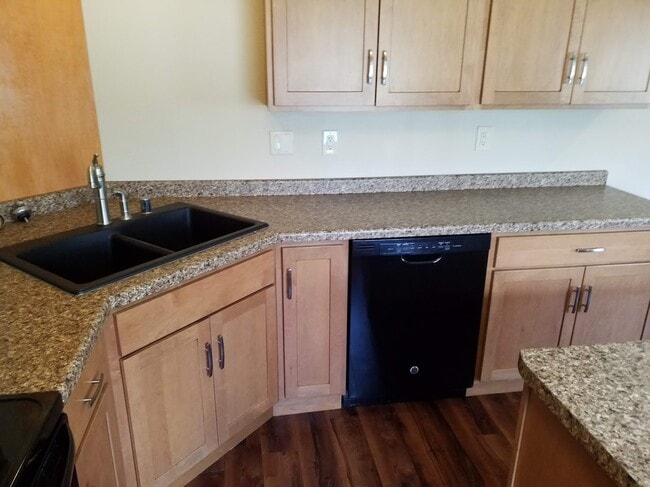 1025 Riverside Dr unit C, Waupaca, WI 54981 - photo 4