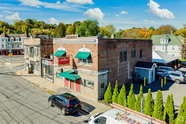 Swallow’s in Elmwood has been a neighborhood institution since 1935, serving wings, stories, and Syracuse pride.
