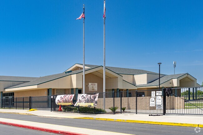 Pixley Middle School provides a great education to help students to succeed.