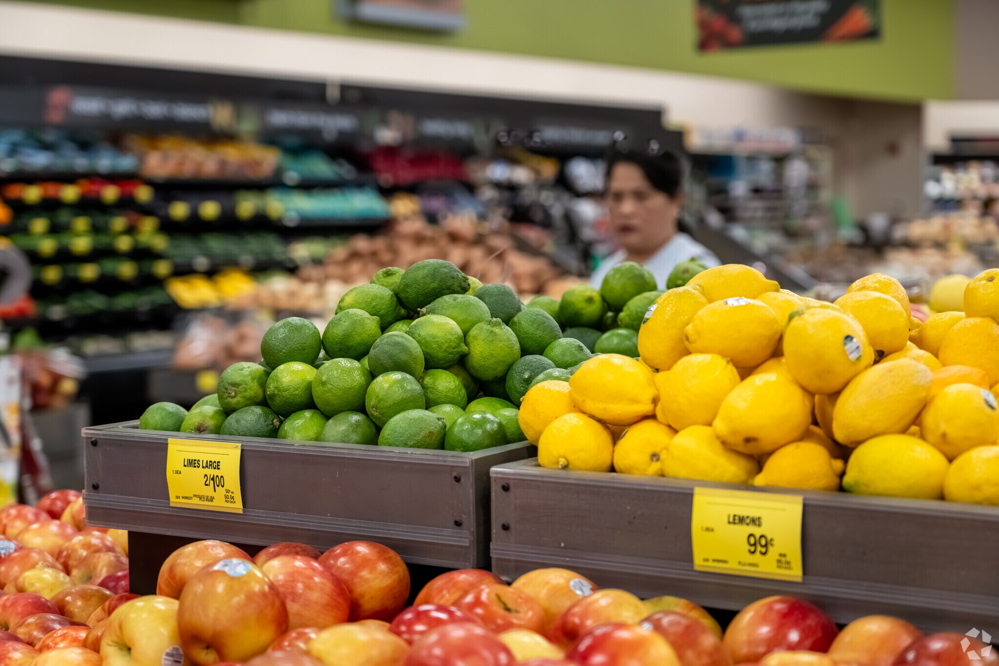 Randalls offers plenty of fresh produce to pick from at affordable pricing.