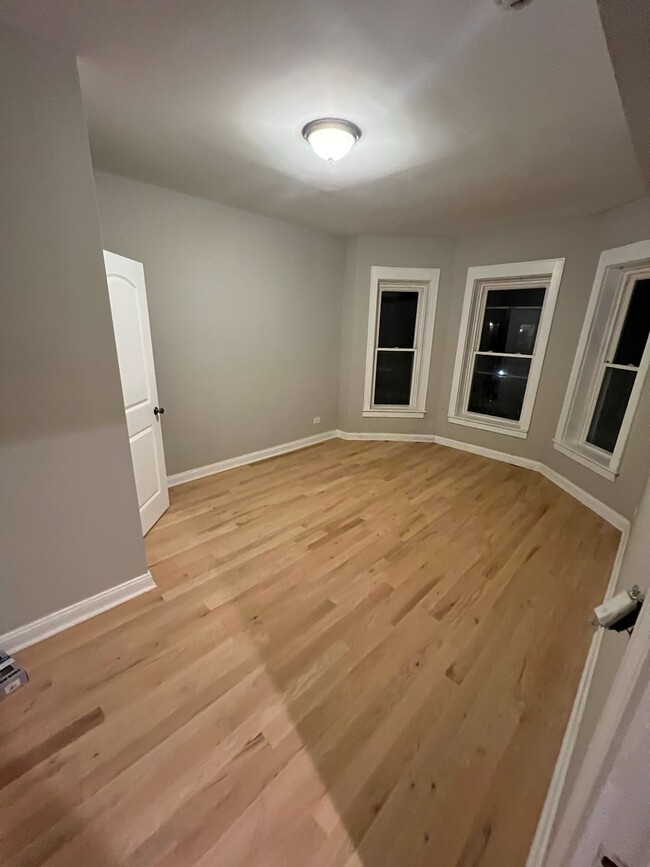 853 E 64th Place Unit 2, Chicago, IL 60637