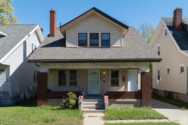 Craftsman style homes are common in Southern Dayton View.