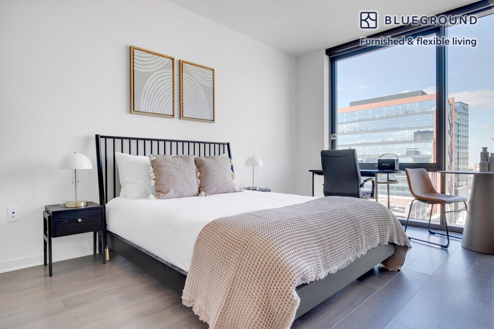 730 W Couch Place unit FL13-ID636, Chicago, IL 60661 - photo 1