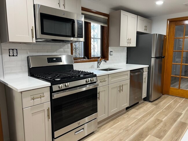 Large kitchen with laundry hookup
