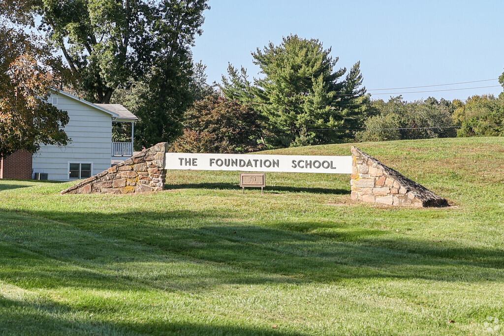 The Foundation School Lower & Middle School has 33 students in grades K-9.